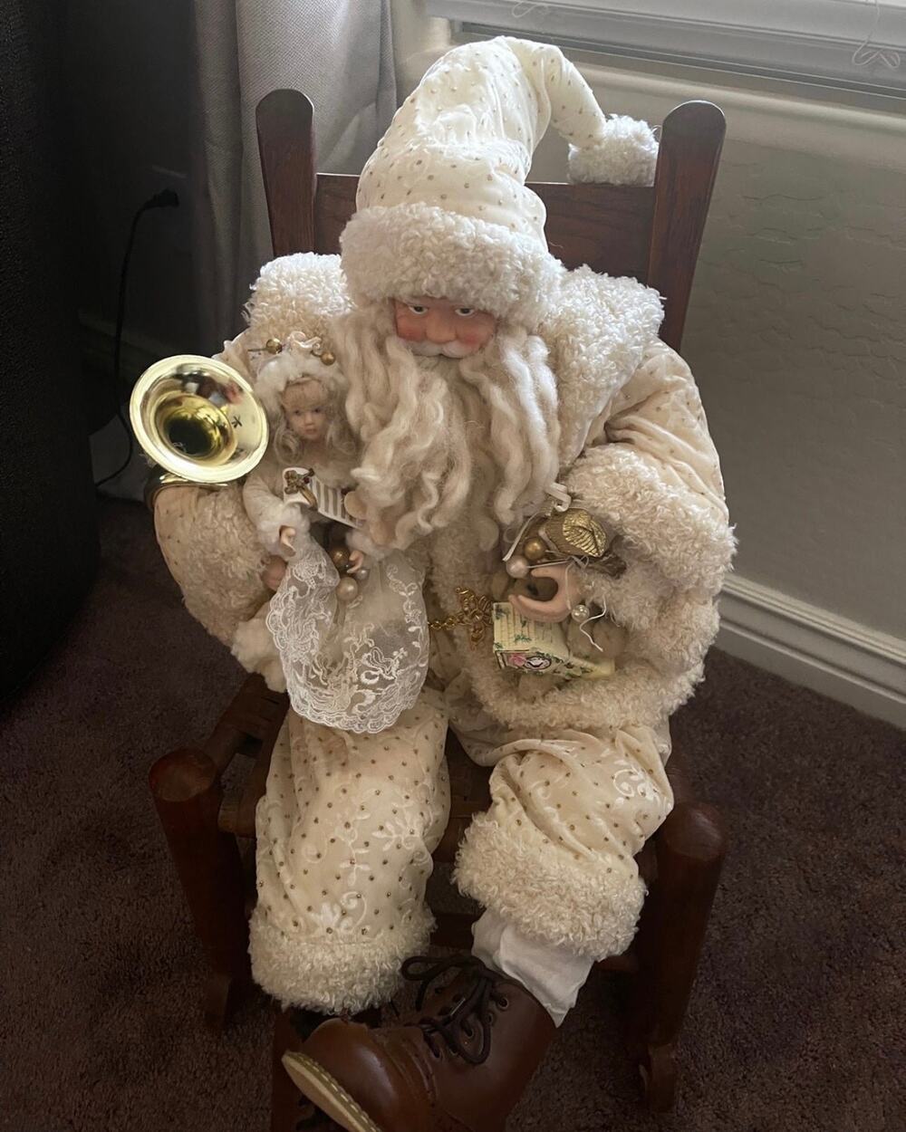 Decorative Santa Claus ivory suit porcelain hands decorative sitting Christmas